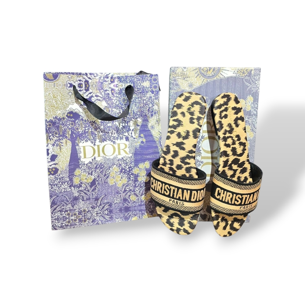 Trendy Womens Sandals -Please Read Description✅️